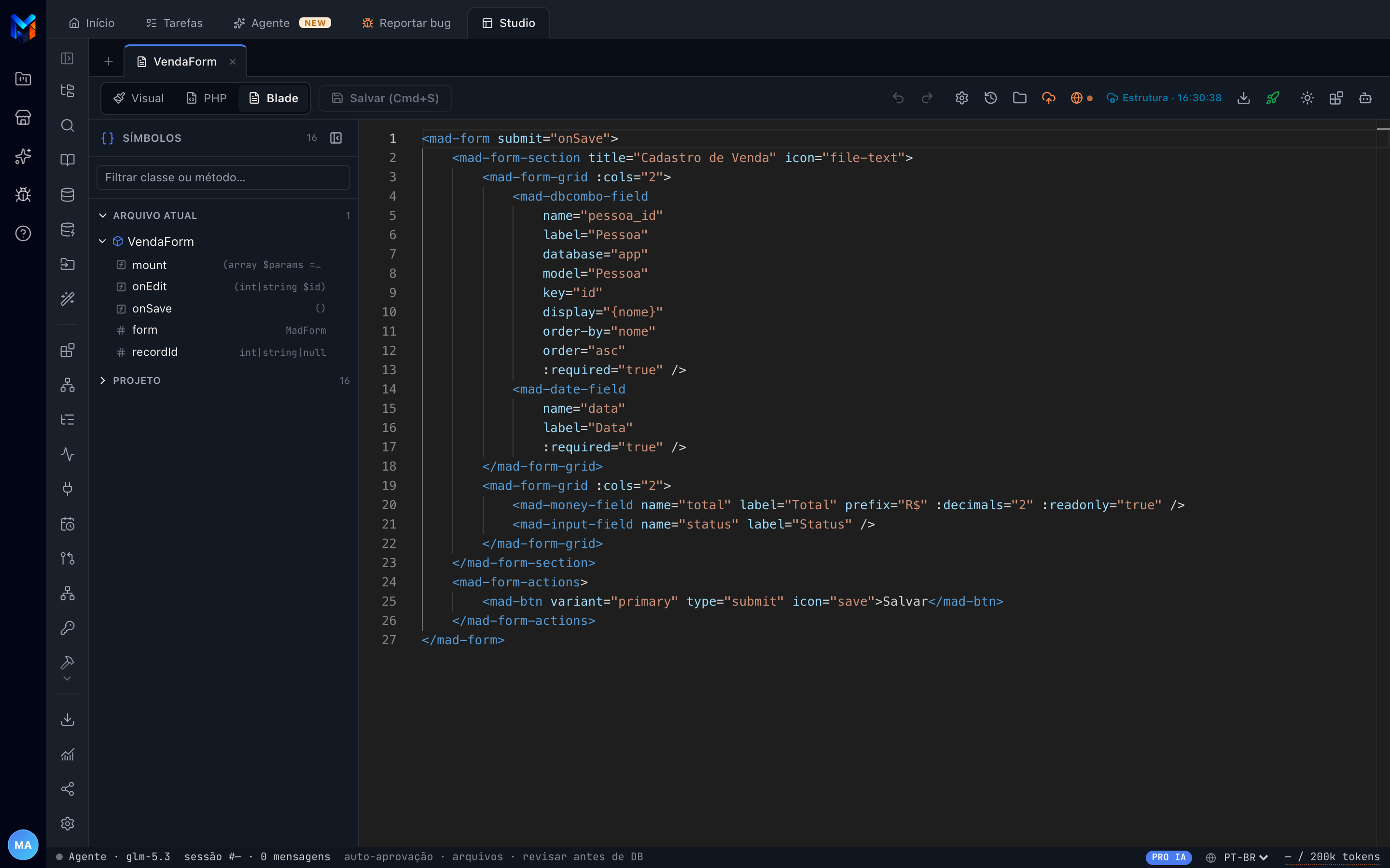 O mesmo formulário no Blade gerado: mad-form, mad-dbcombo-field, mad-date-field