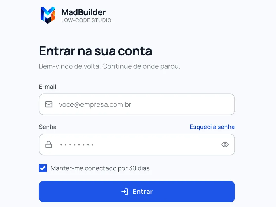 Tela de entrada da versão 5: logo M colorido, campos de e-mail e senha e botão azul Entrar